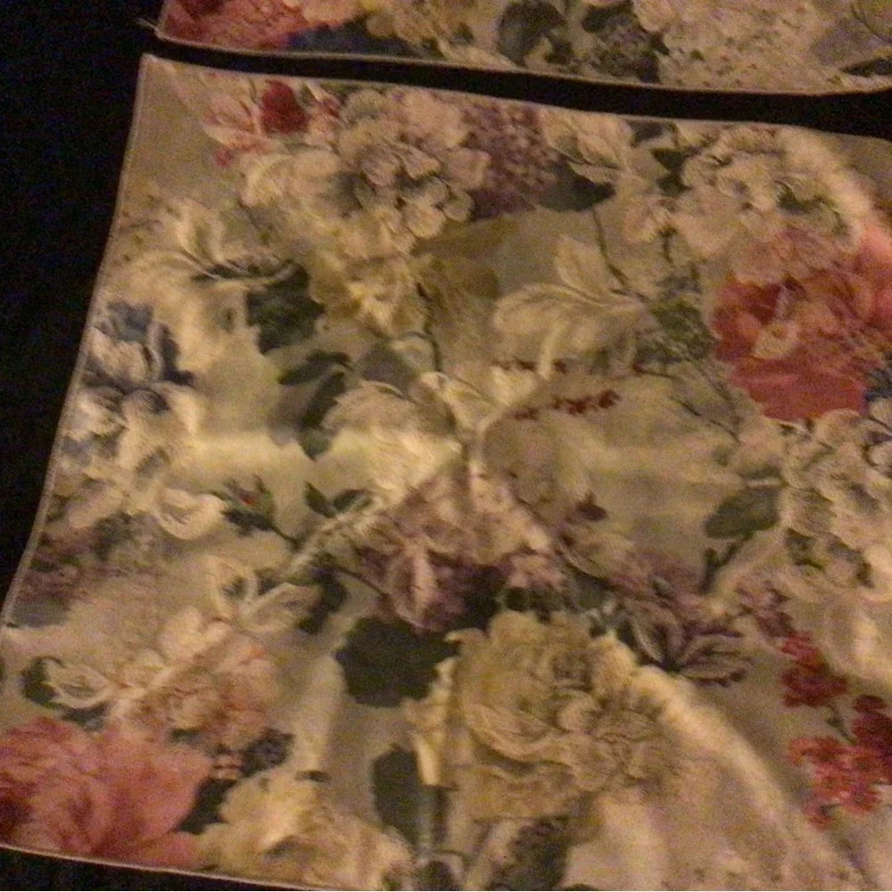4 Vintage Floral Damask Napkin Placemats Dining Table French Country Linens 17”